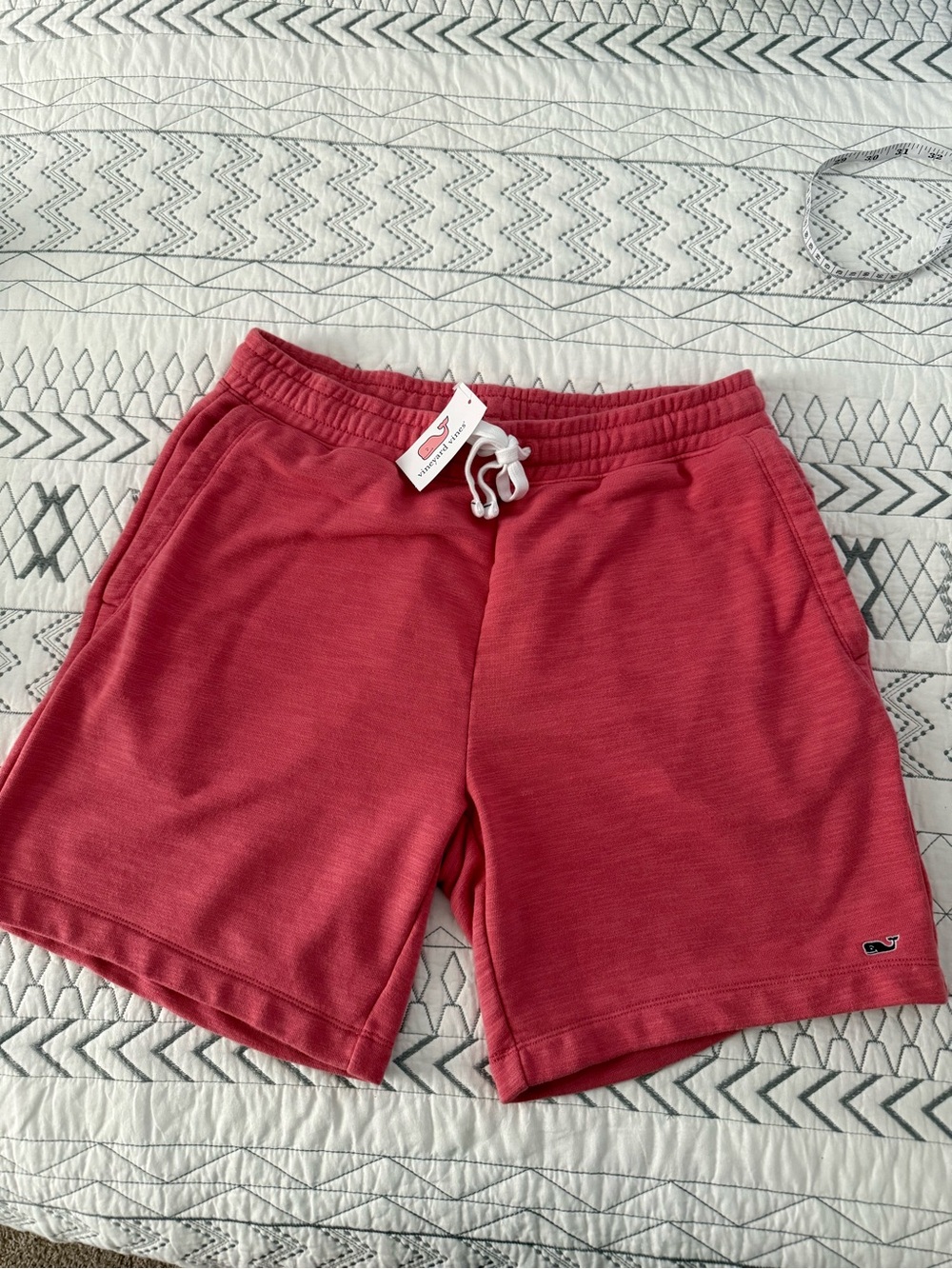 Vineyard Vines Men's Coral Drawstring Athletic Shorts